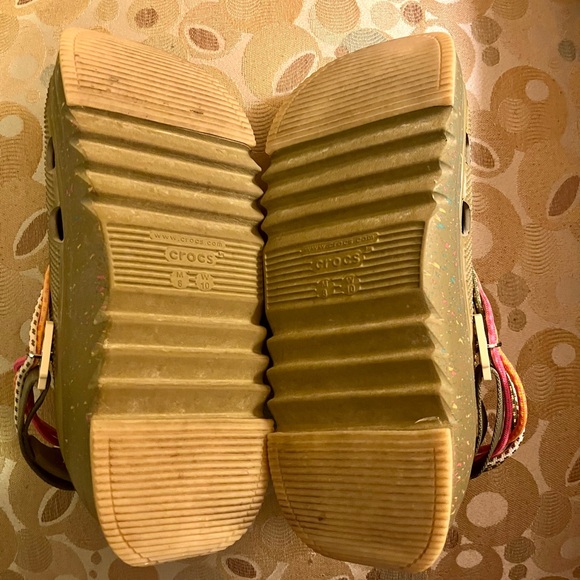 Crocs iconic clogs olive green with pink-orange-yellow rope detail, W10 - Picture 3 of 5